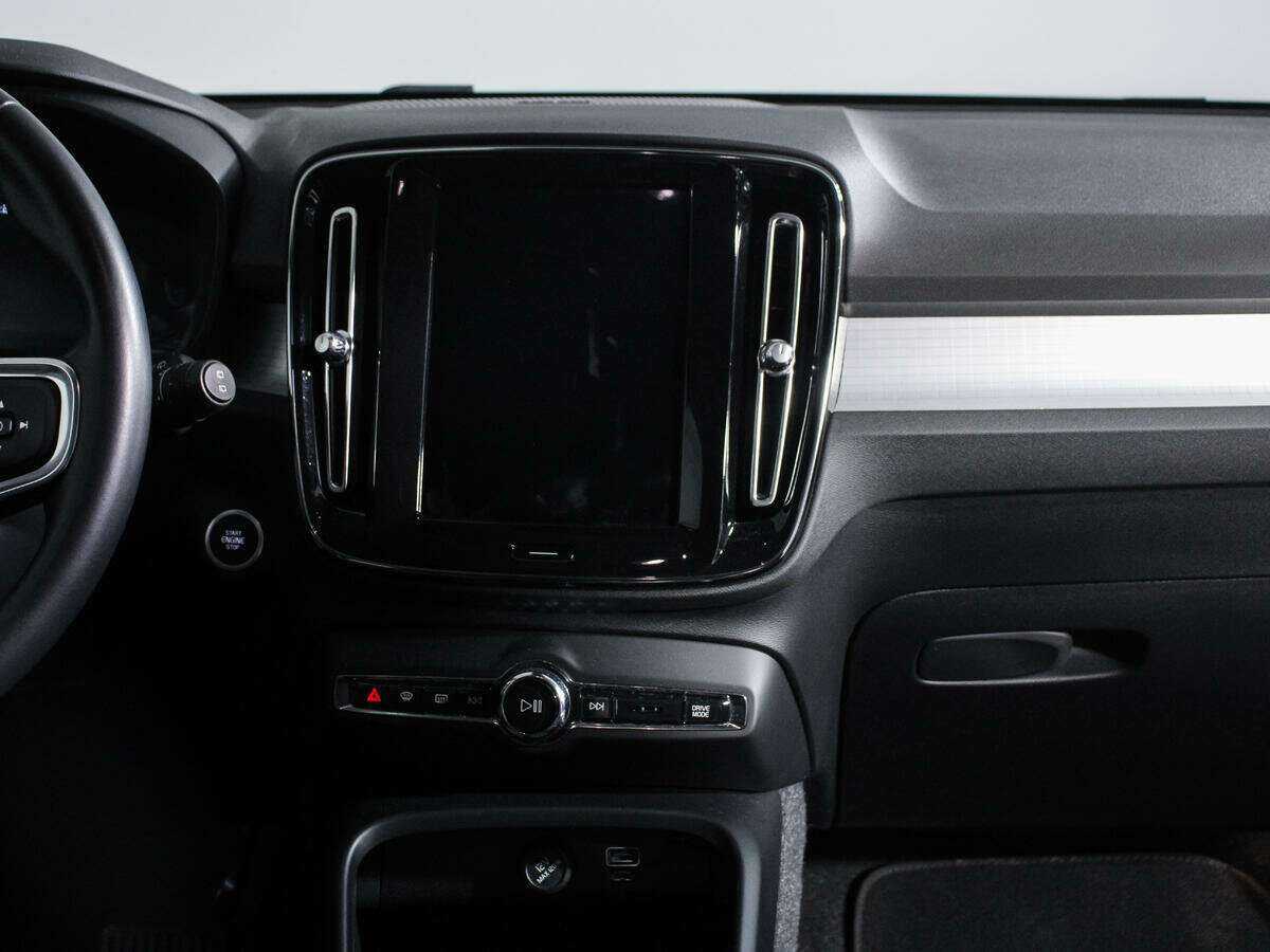 Купить Volvo XC40 с пробегом. Фото: #12