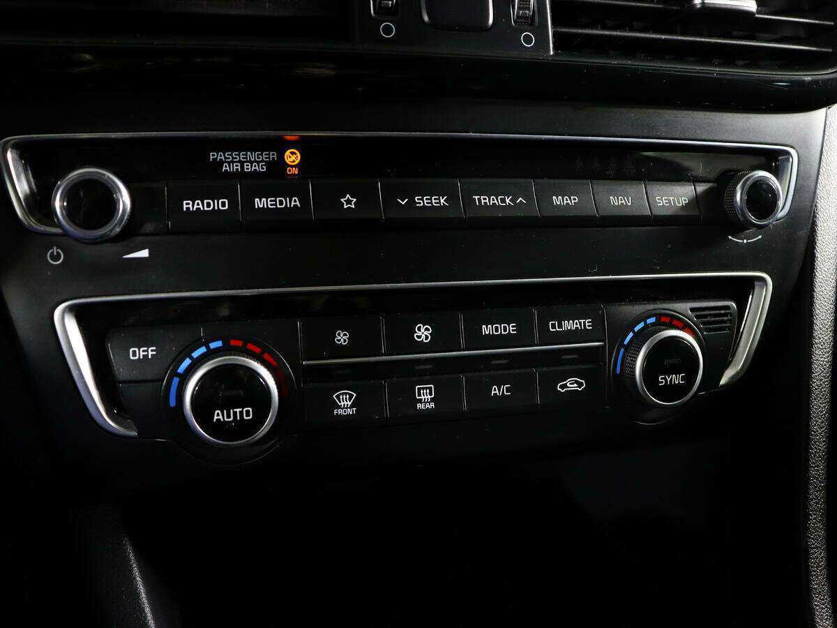 Купить Kia Optima с пробегом. Фото: #17