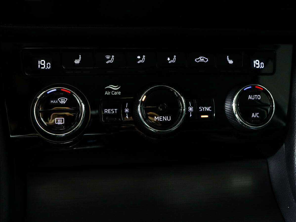 Купить Skoda Superb с пробегом. Фото: #17