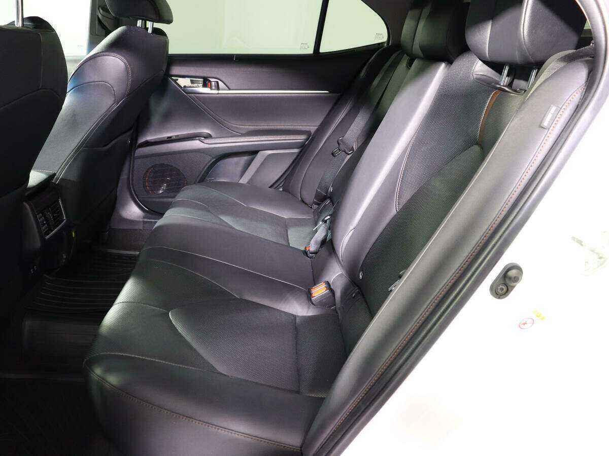 Купить Toyota Camry с пробегом. Фото: #7