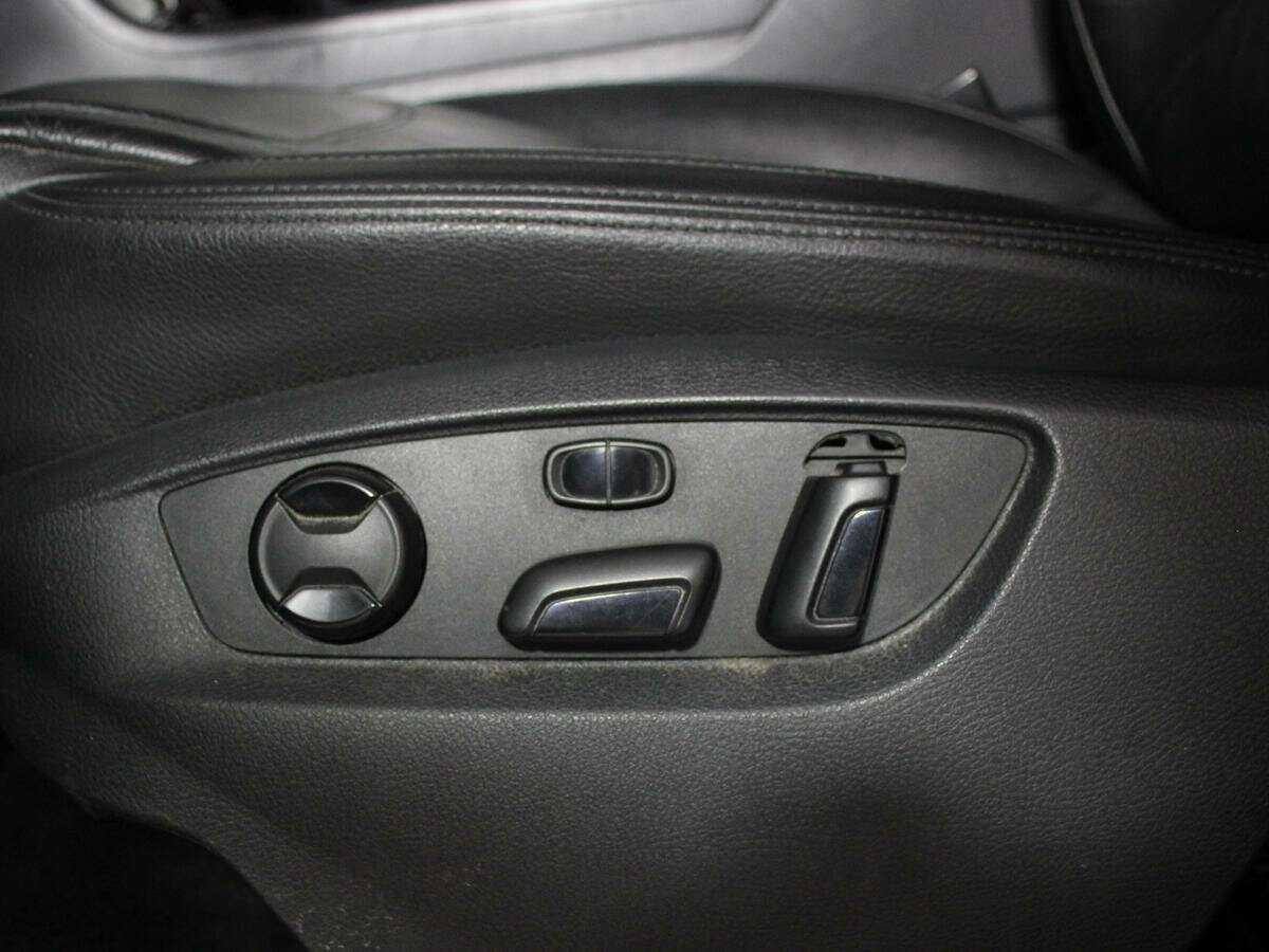 Купить Volkswagen Touareg с пробегом. Фото: #17