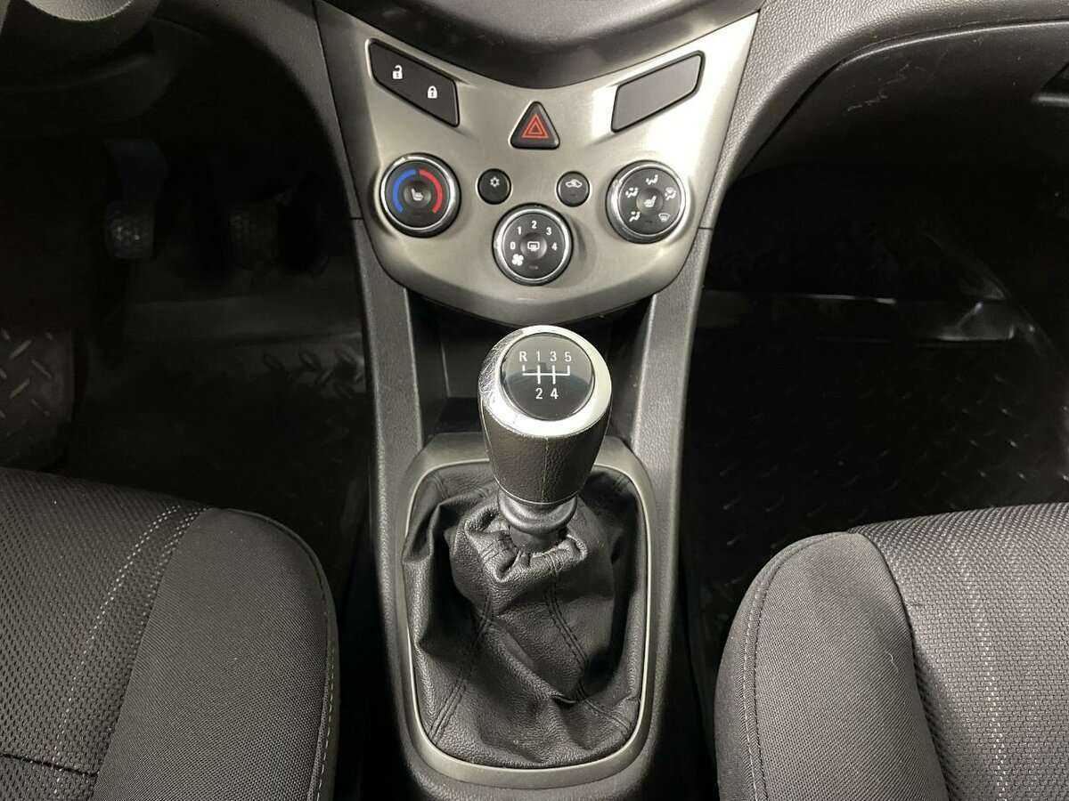 Купить Chevrolet Aveo с пробегом. Фото: #11