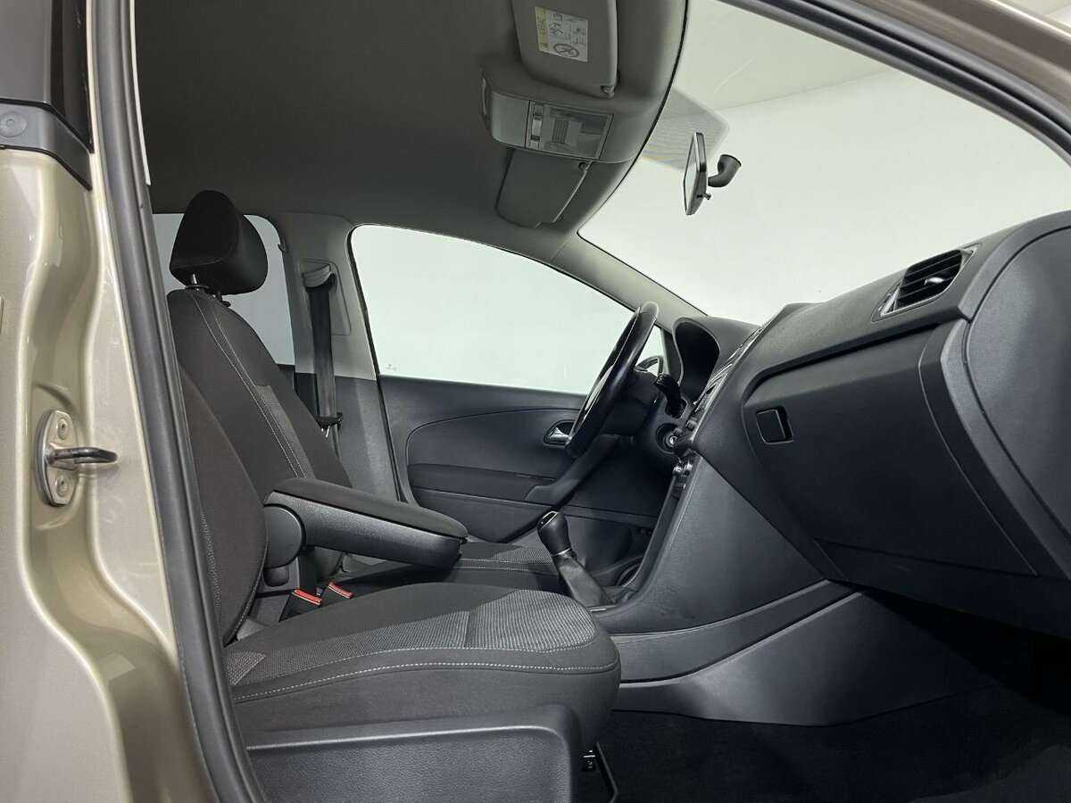 Купить Volkswagen Polo с пробегом. Фото: #12