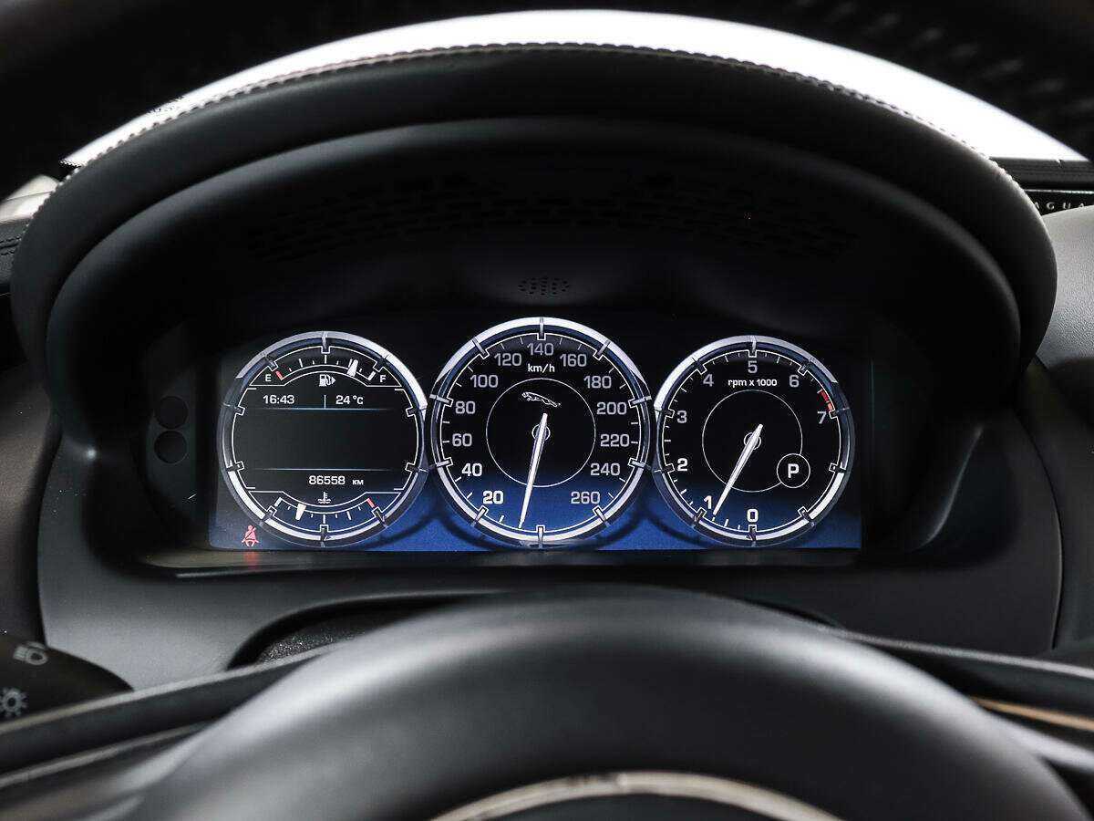 Купить Jaguar XJ с пробегом. Фото: #10