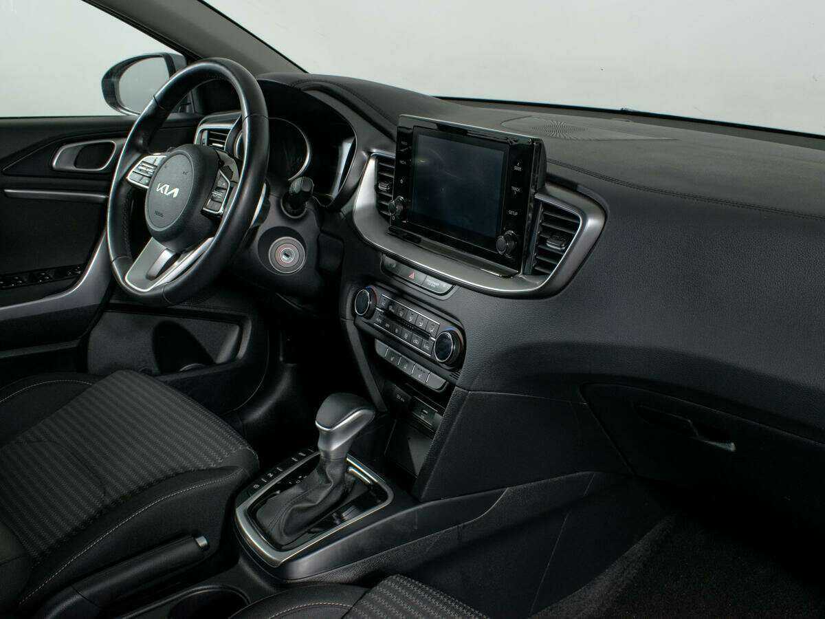 Купить Kia Ceed с пробегом. Фото: #6