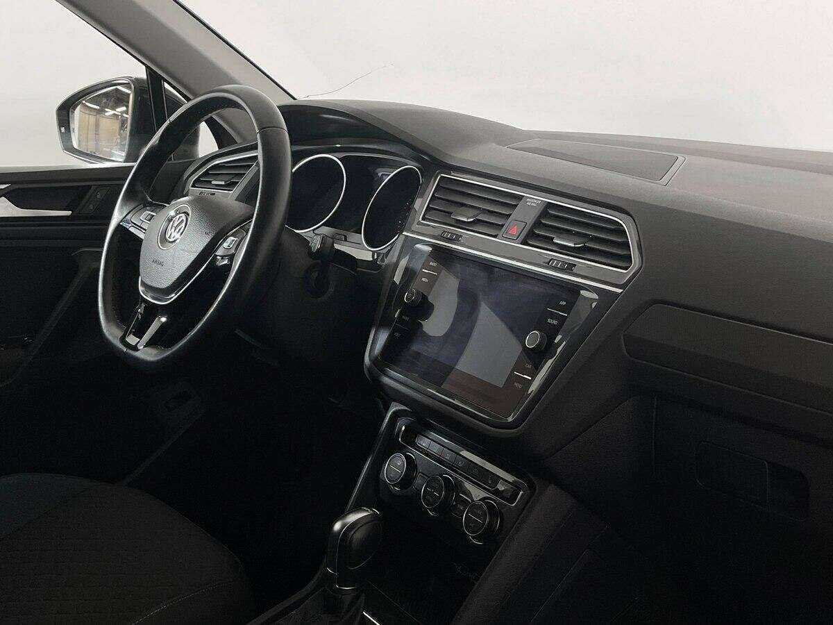 Купить Volkswagen Tiguan с пробегом. Фото: #8
