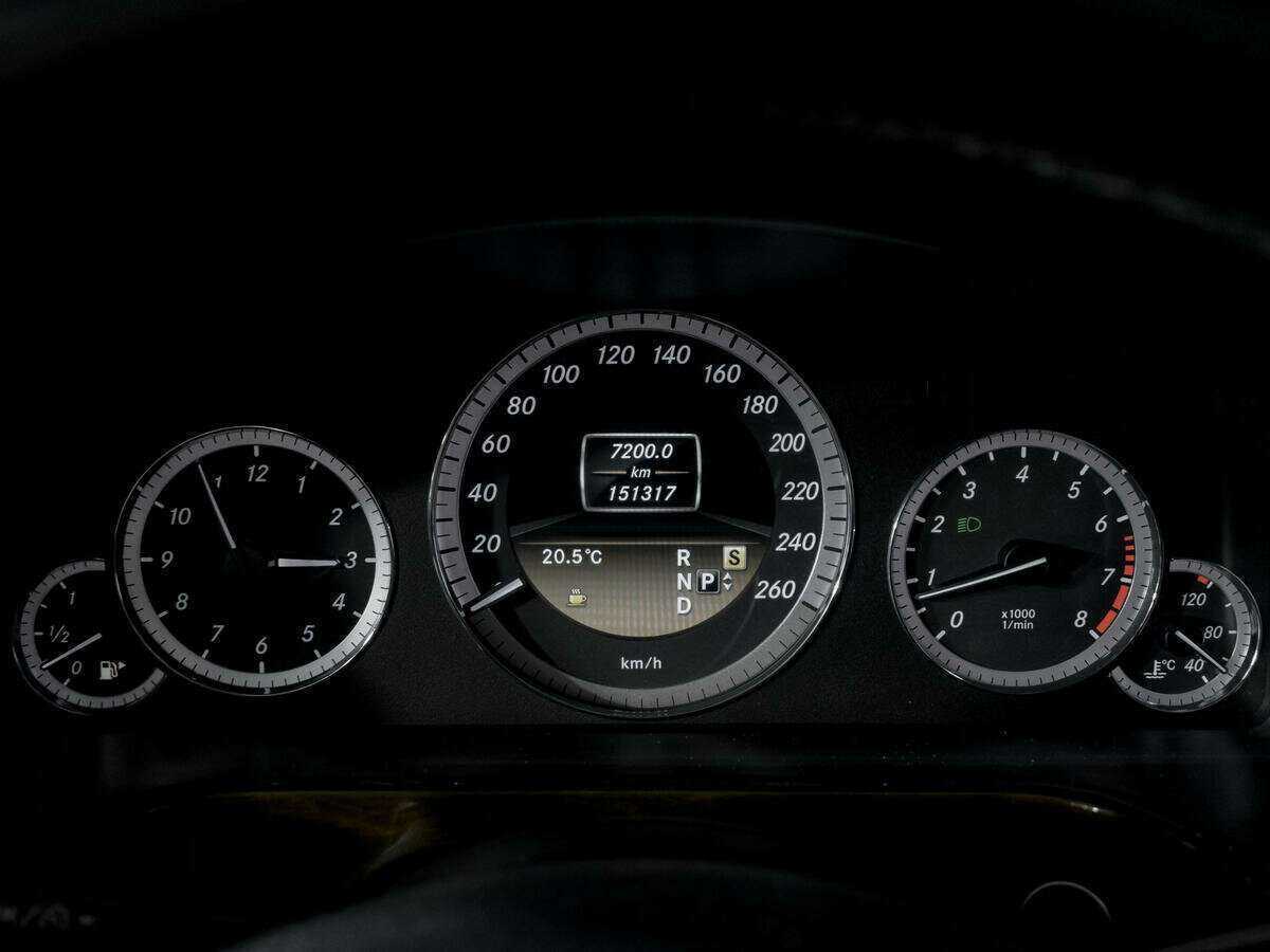 Купить Mercedes-Benz E-Класс с пробегом. Фото: #9