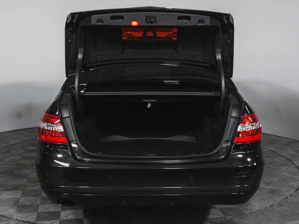 Купить Mercedes-Benz E-Класс с пробегом. Фото: #16