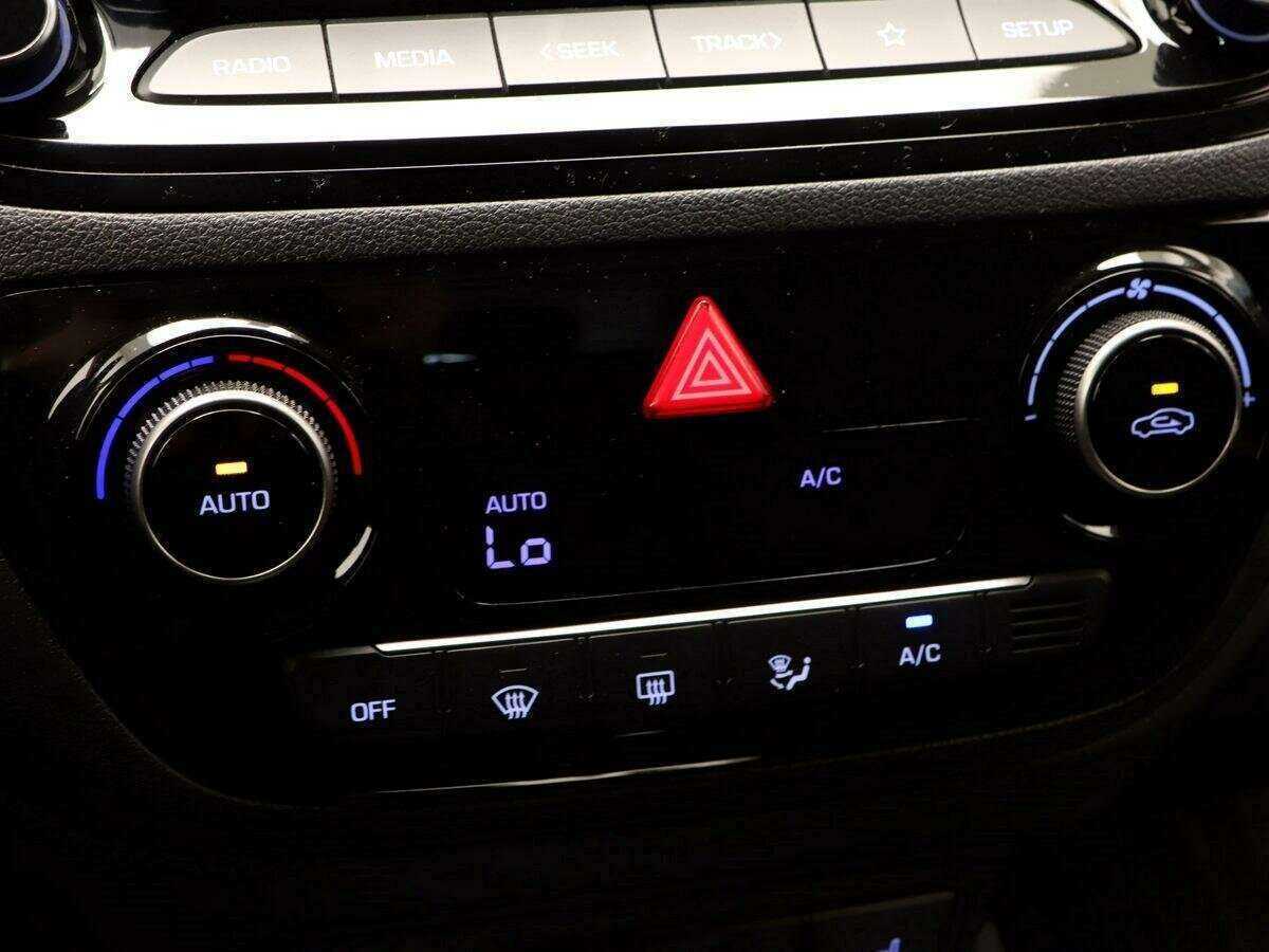 Купить Hyundai Solaris с пробегом. Фото: #14