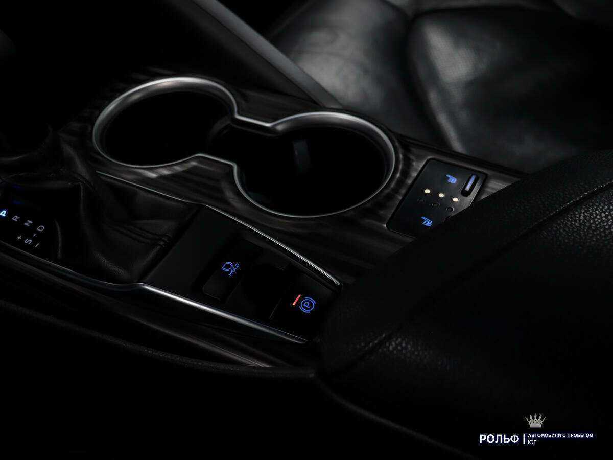 Купить Toyota Camry с пробегом. Фото: #12