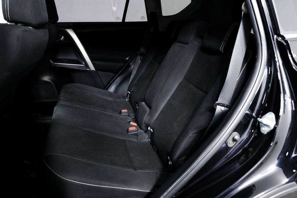 Купить Toyota RAV4 с пробегом. Фото: #10