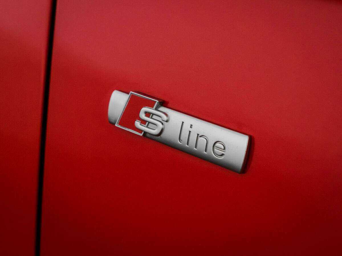 Купить Audi A4 с пробегом. Фото: #18