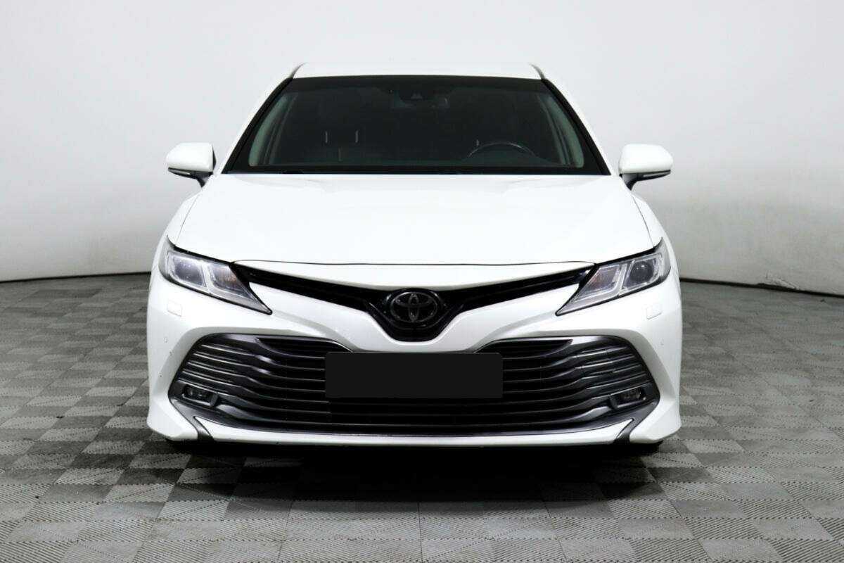 Купить Toyota Camry с пробегом. Фото: #1