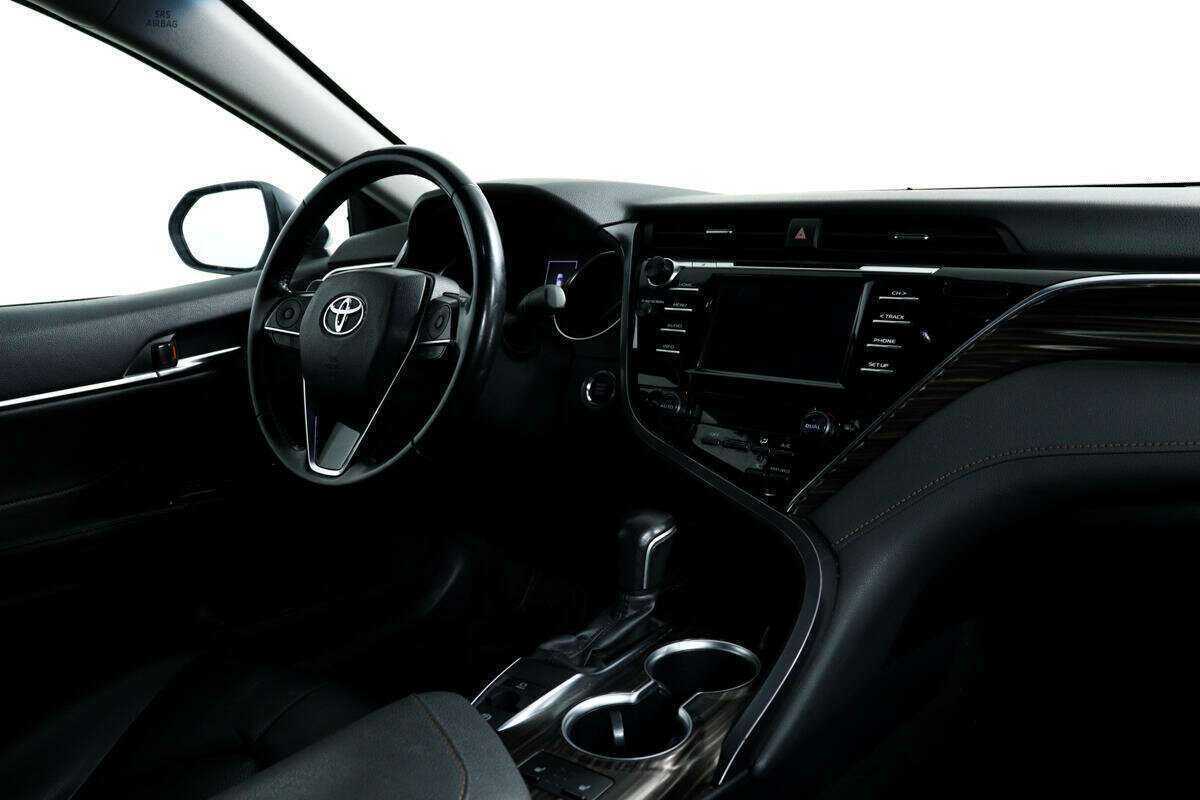 Купить Toyota Camry с пробегом. Фото: #8