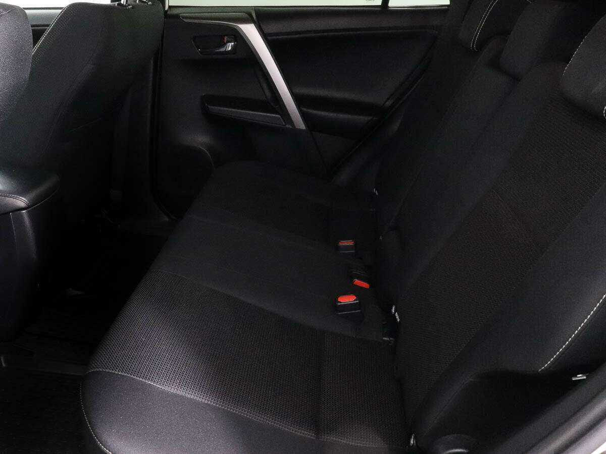 Купить Toyota RAV4 с пробегом. Фото: #6