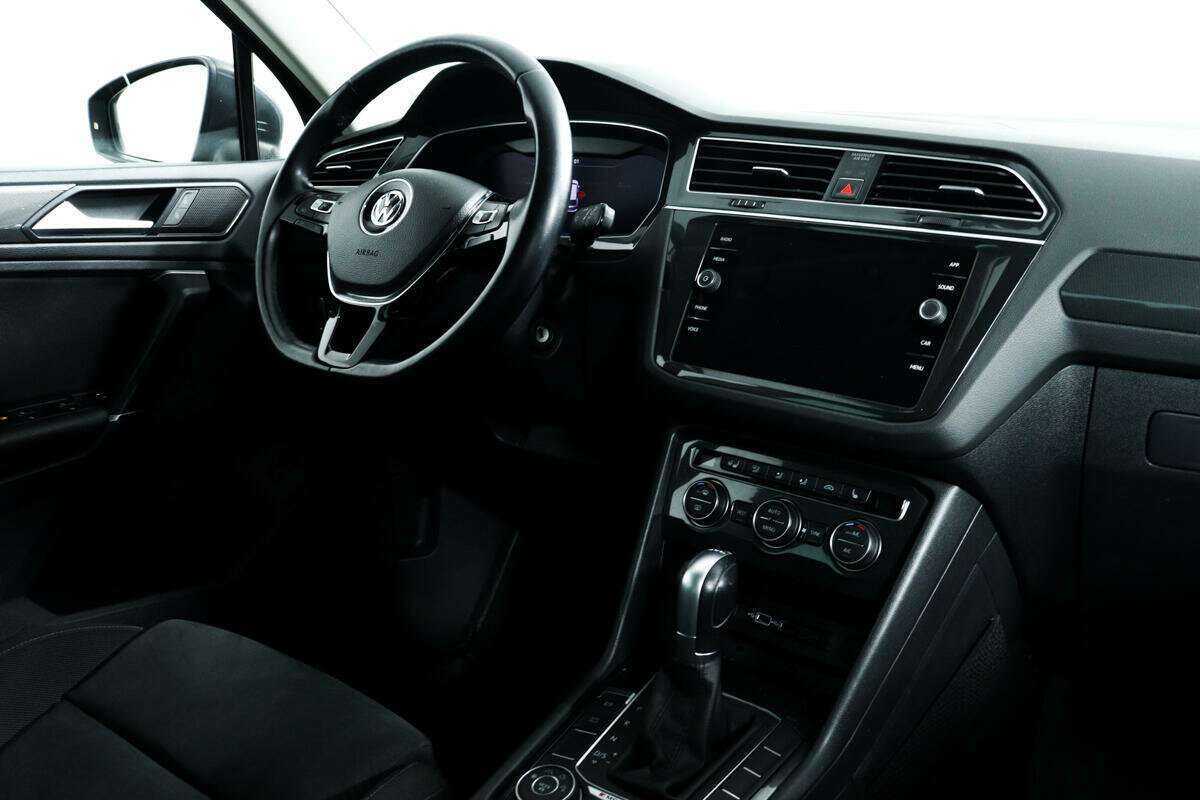 Купить Volkswagen Tiguan с пробегом. Фото: #8