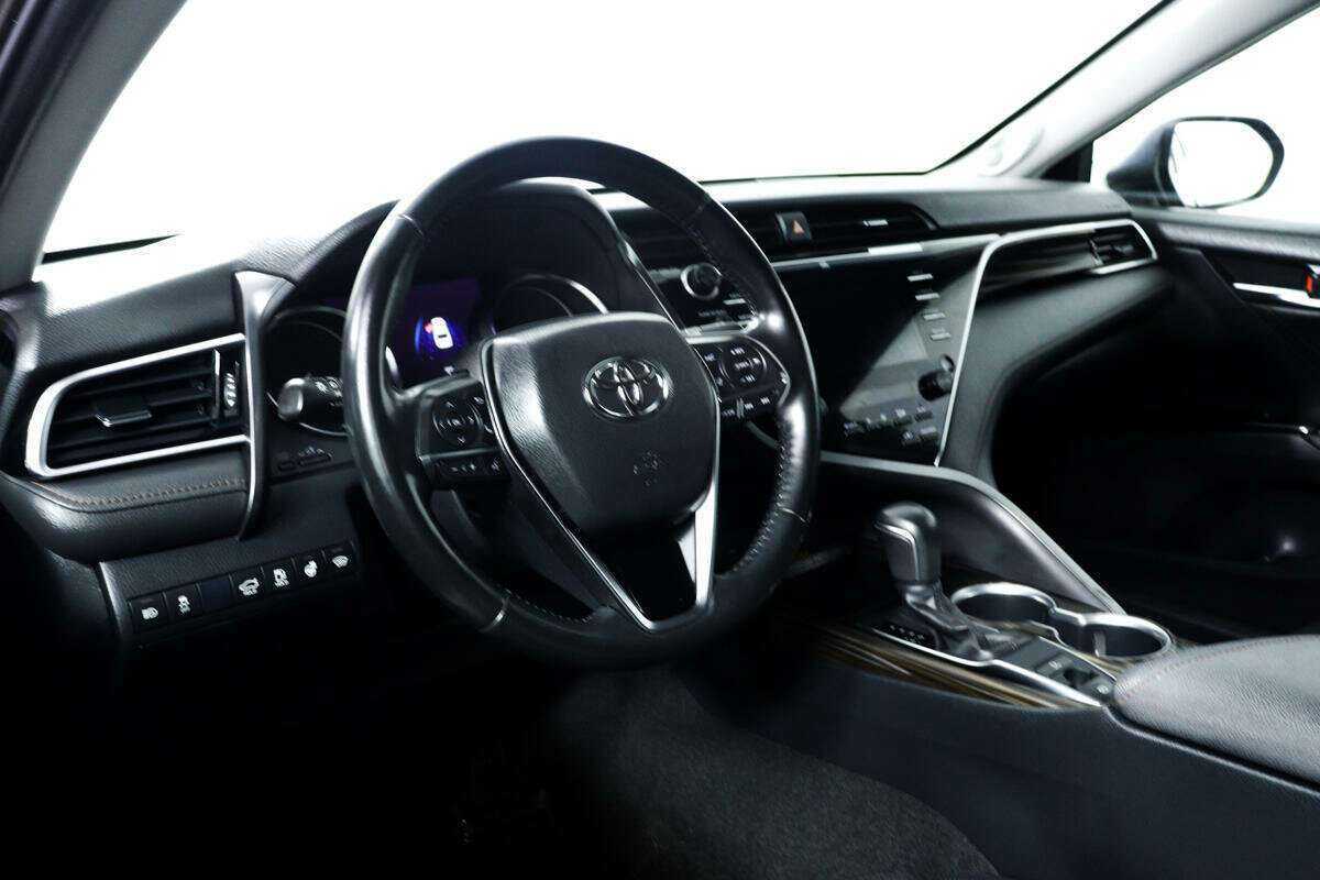 Купить Toyota Camry с пробегом. Фото: #12