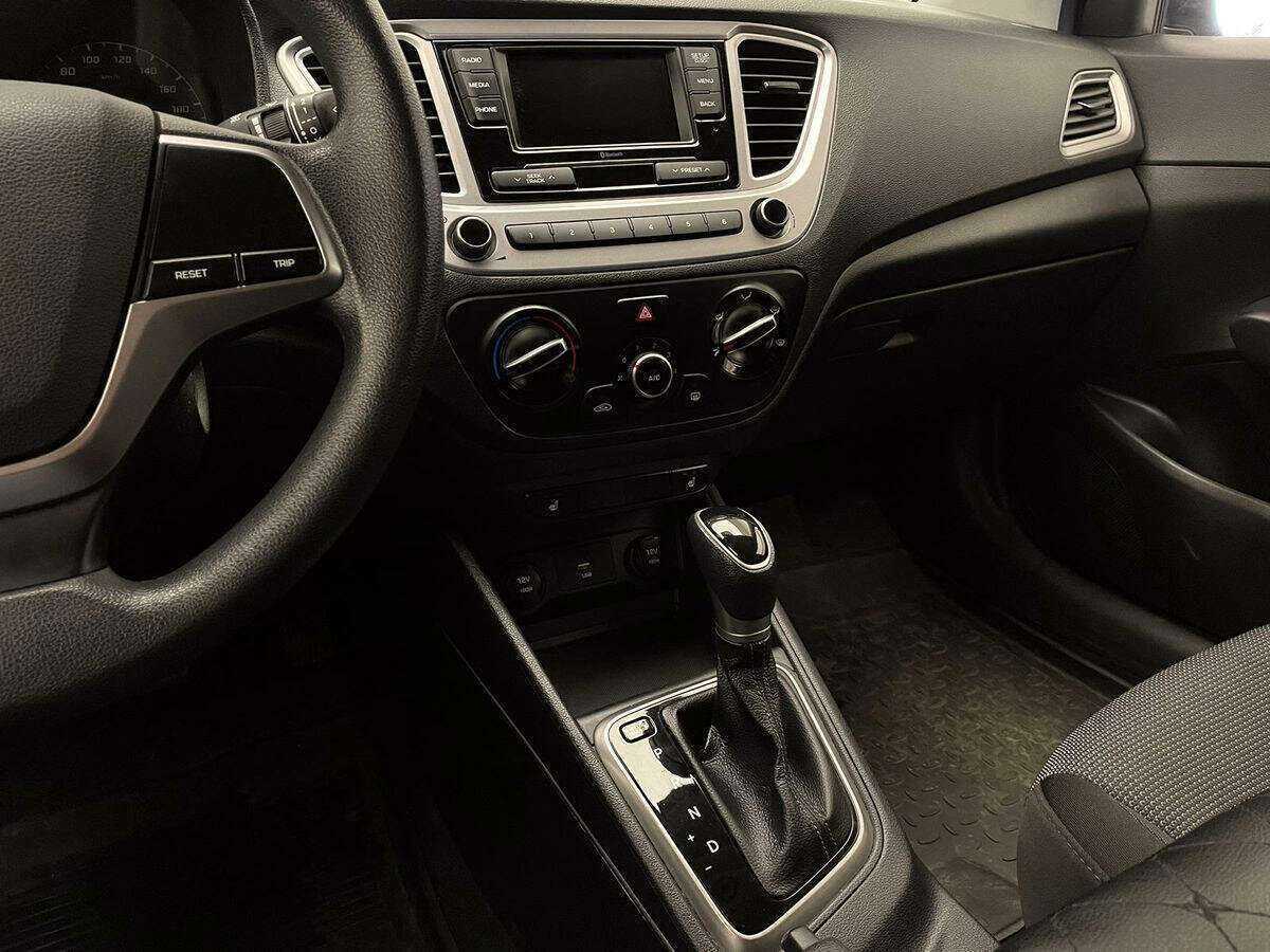 Купить Hyundai Solaris с пробегом. Фото: #13