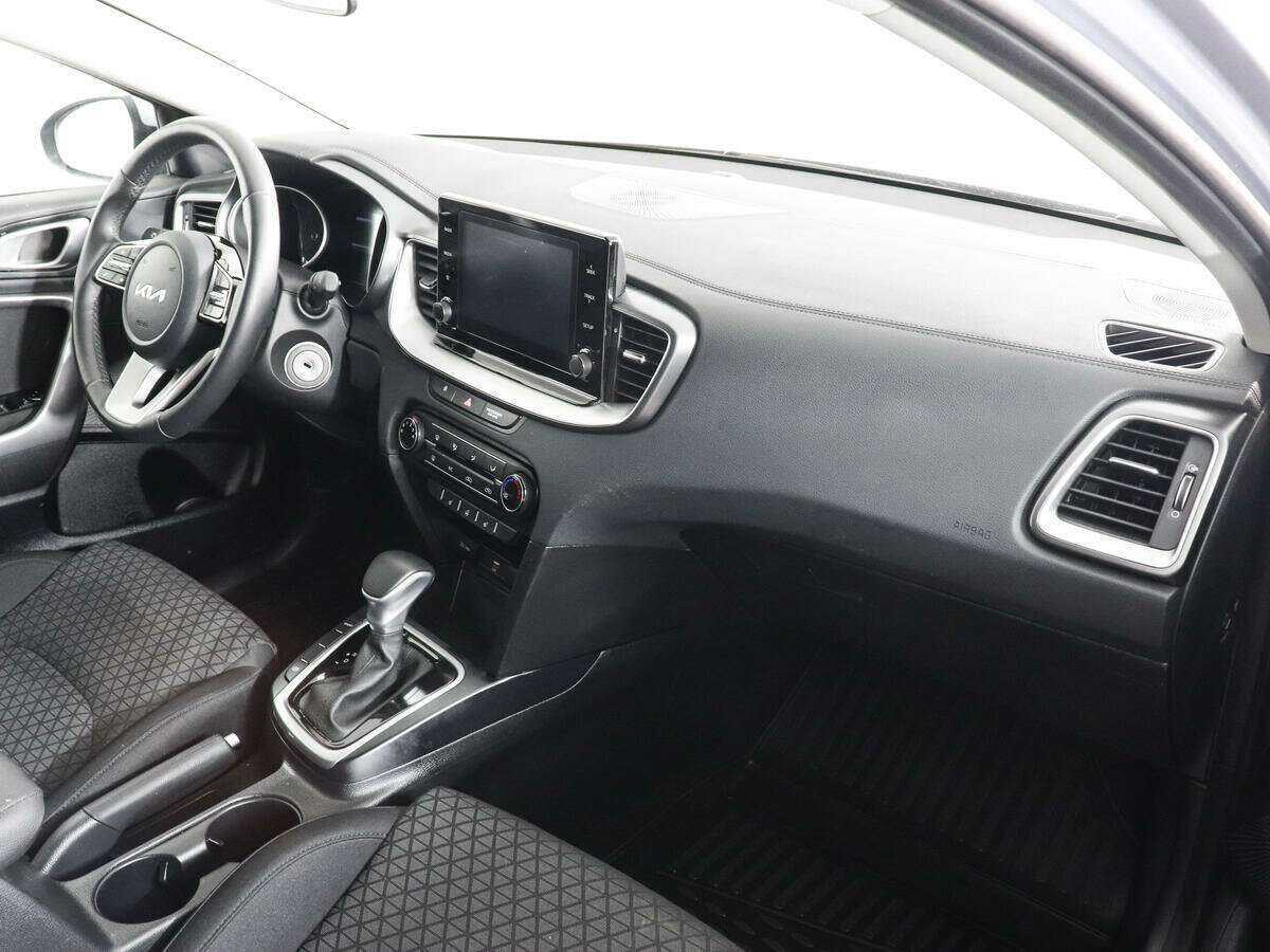 Купить Kia Ceed с пробегом. Фото: #9