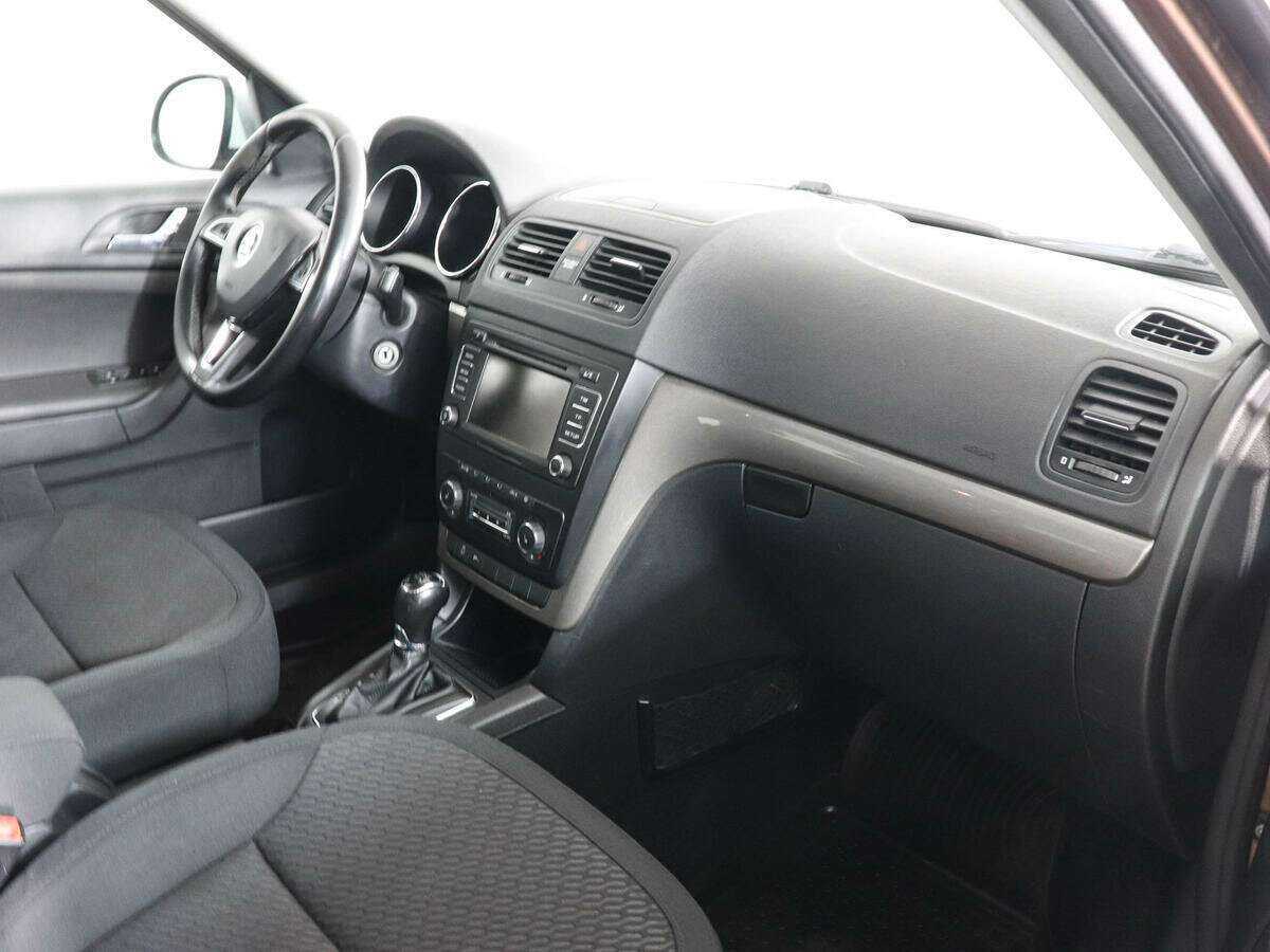 Купить Skoda Yeti с пробегом. Фото: #9