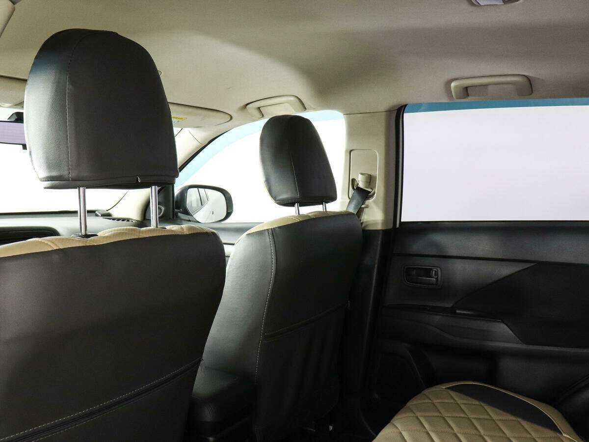 Купить Mitsubishi Outlander с пробегом. Фото: #11