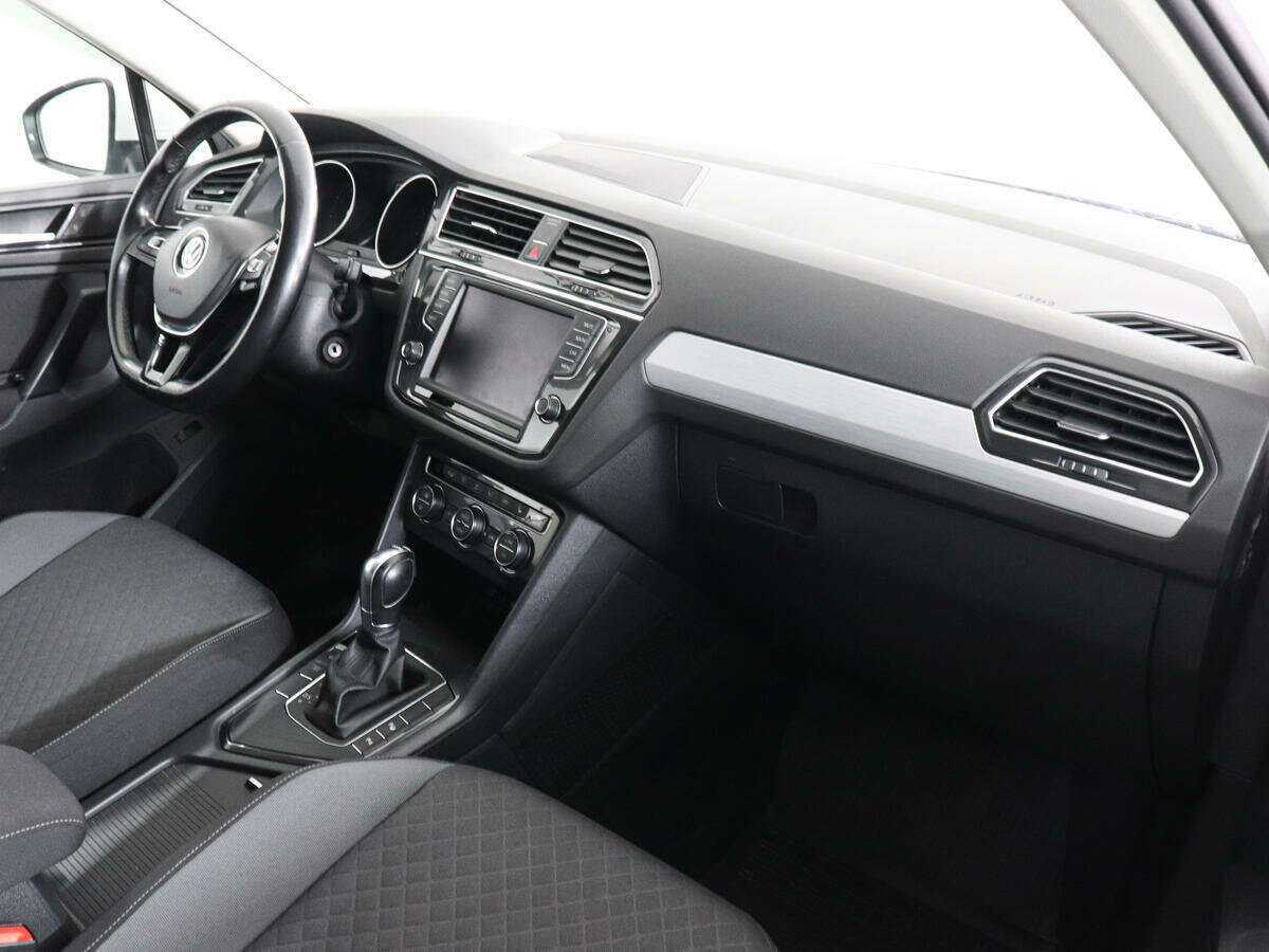 Купить Volkswagen Tiguan с пробегом. Фото: #8
