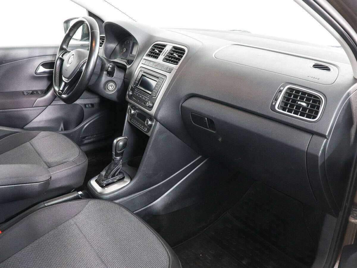 Купить Volkswagen Polo с пробегом. Фото: #8