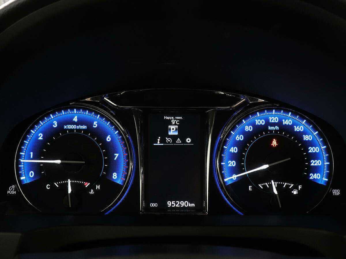 Купить Toyota Camry с пробегом. Фото: #10