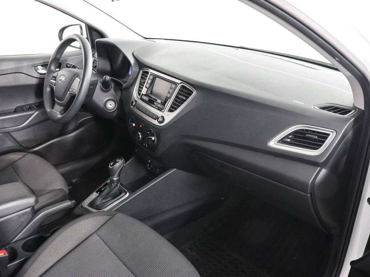 Купить Hyundai Solaris с пробегом. Фото: #8