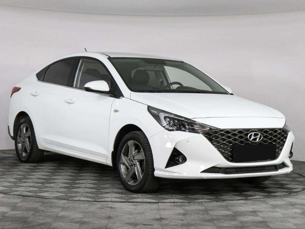 Купить Hyundai Solaris с пробегом. Фото: #2