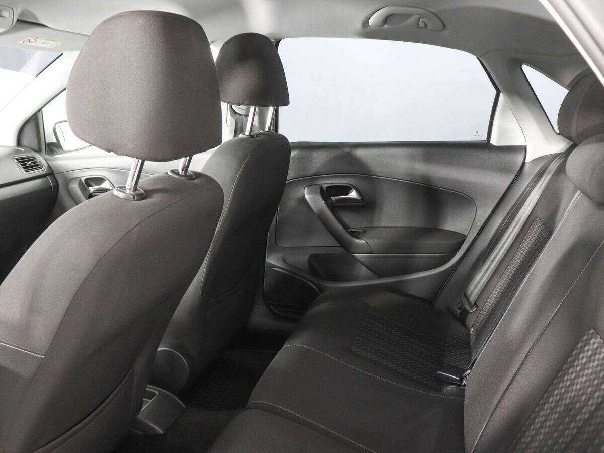 Купить Volkswagen Polo с пробегом. Фото: #11