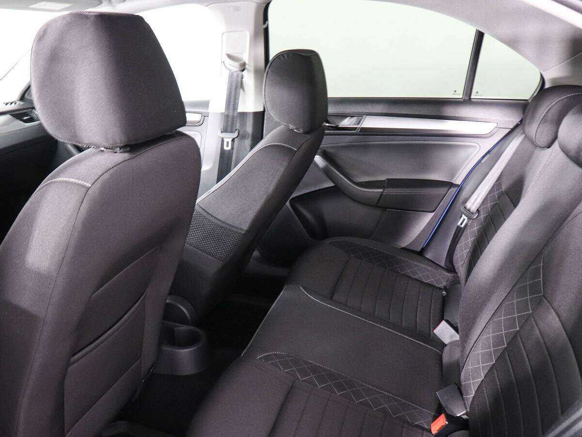 Купить Skoda Rapid с пробегом. Фото: #11