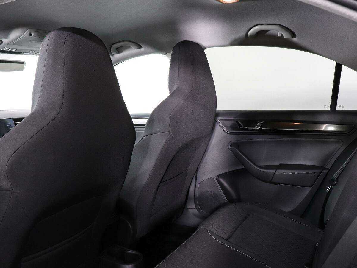 Купить Skoda Rapid с пробегом. Фото: #7