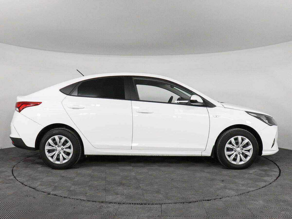 Купить Hyundai Solaris с пробегом. Фото: #3