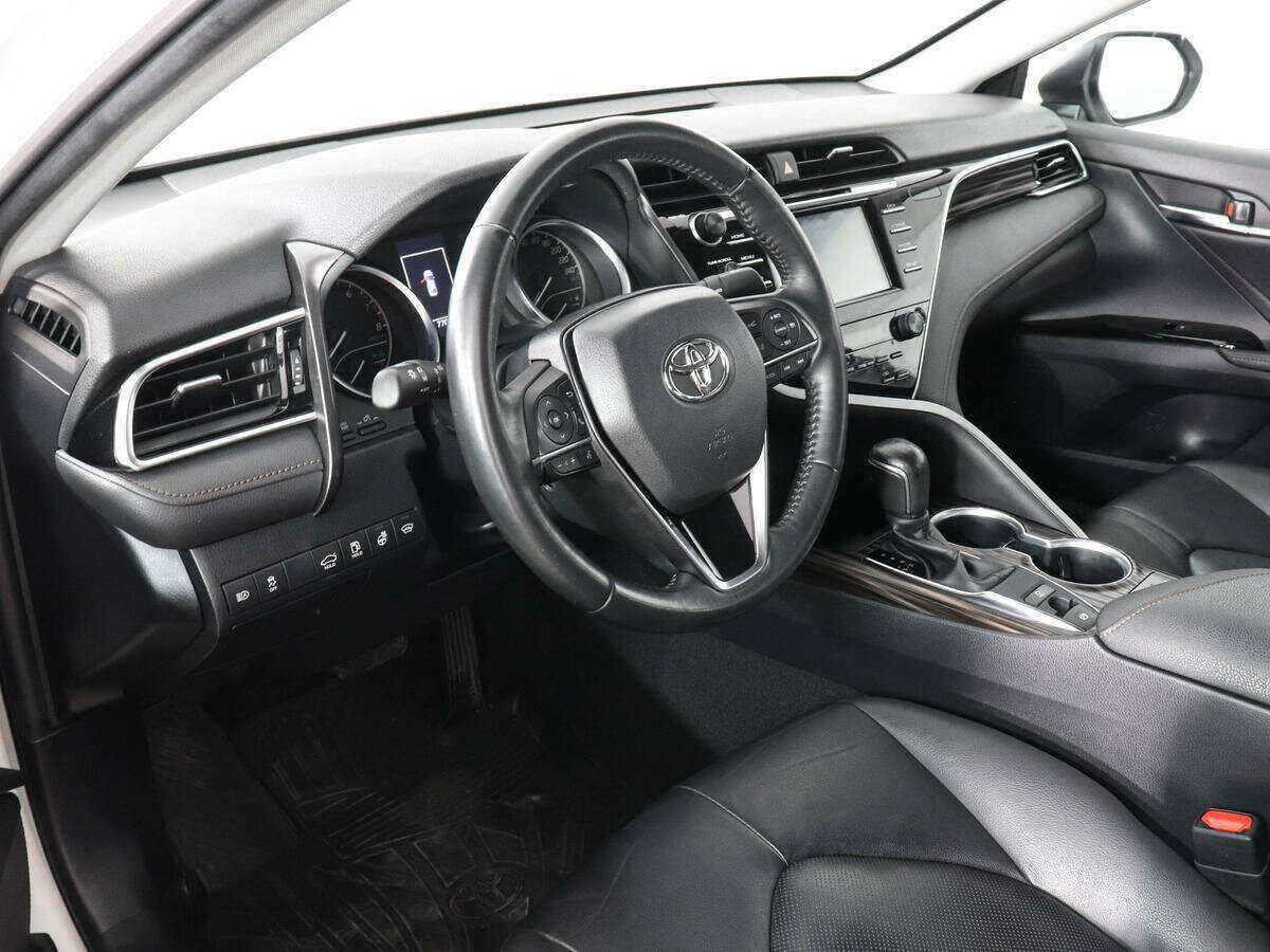 Купить Toyota Camry с пробегом. Фото: #7