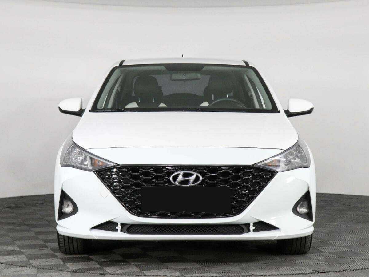 Купить Hyundai Solaris с пробегом. Фото: #1