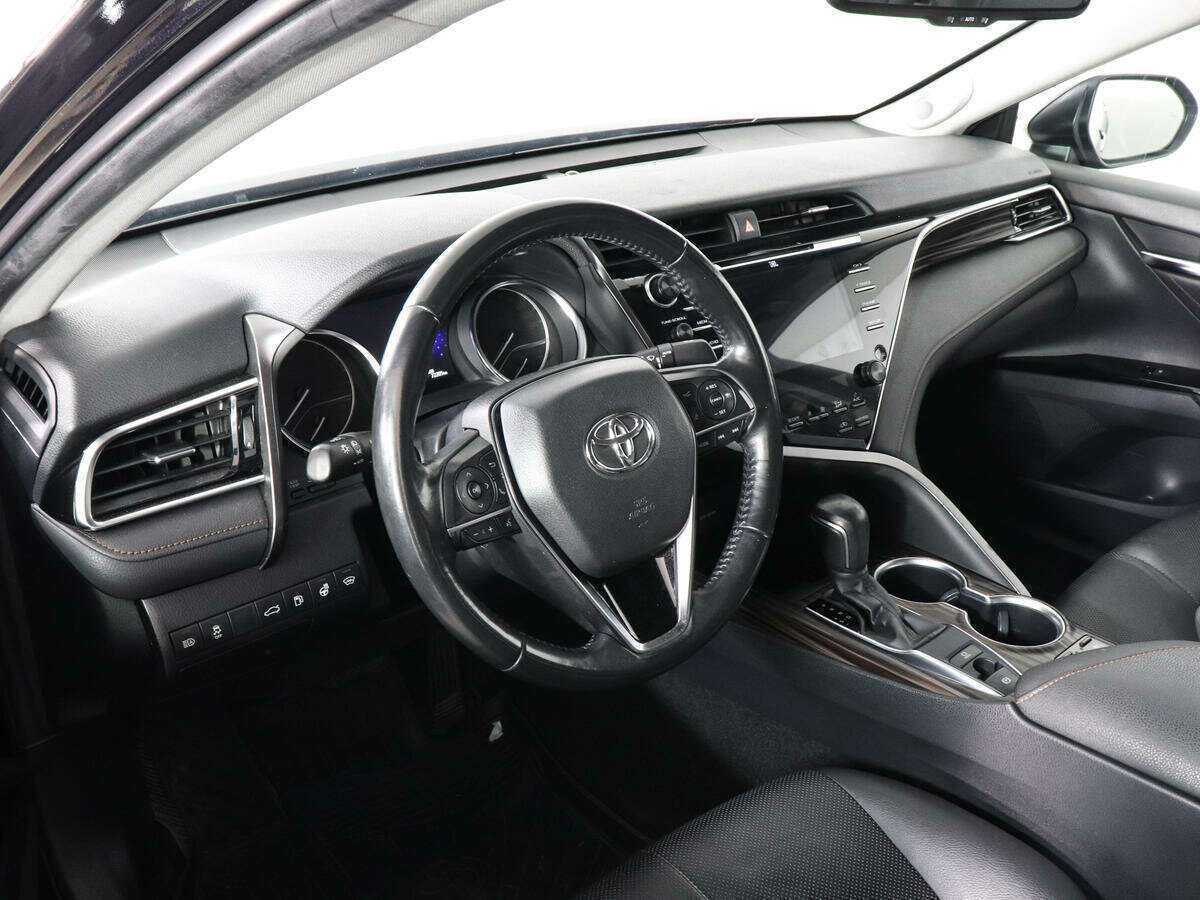 Купить Toyota Camry с пробегом. Фото: #8