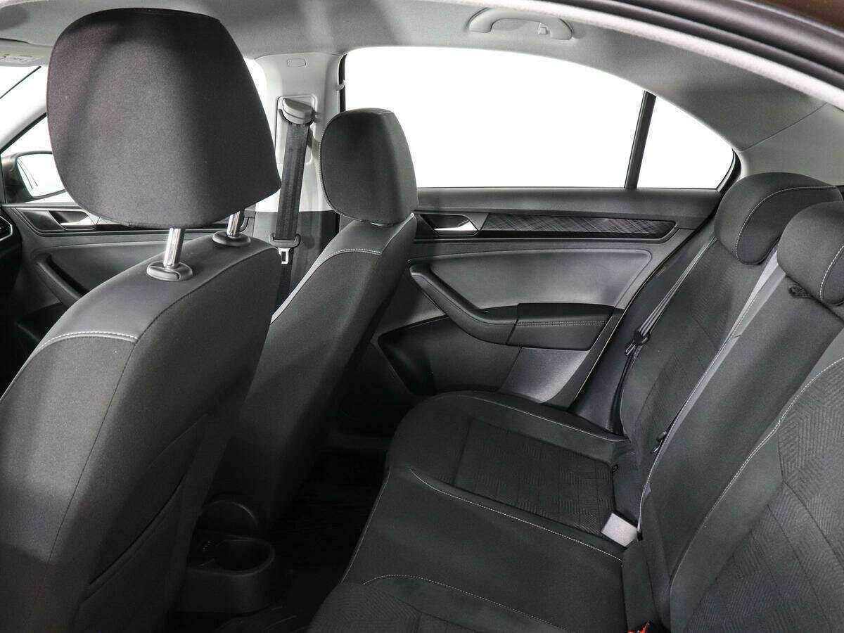 Купить Volkswagen Polo с пробегом. Фото: #11