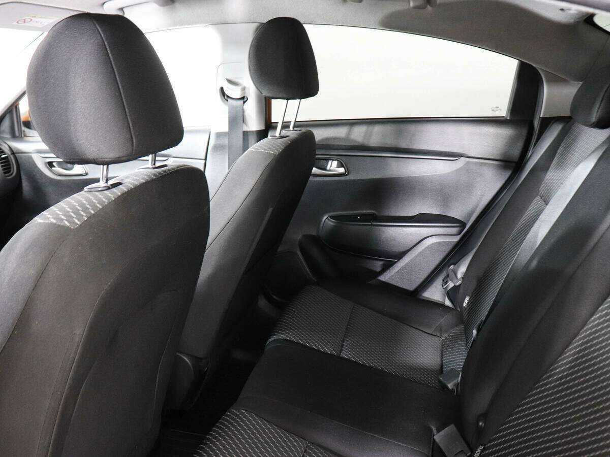 Купить Kia Rio с пробегом. Фото: #11
