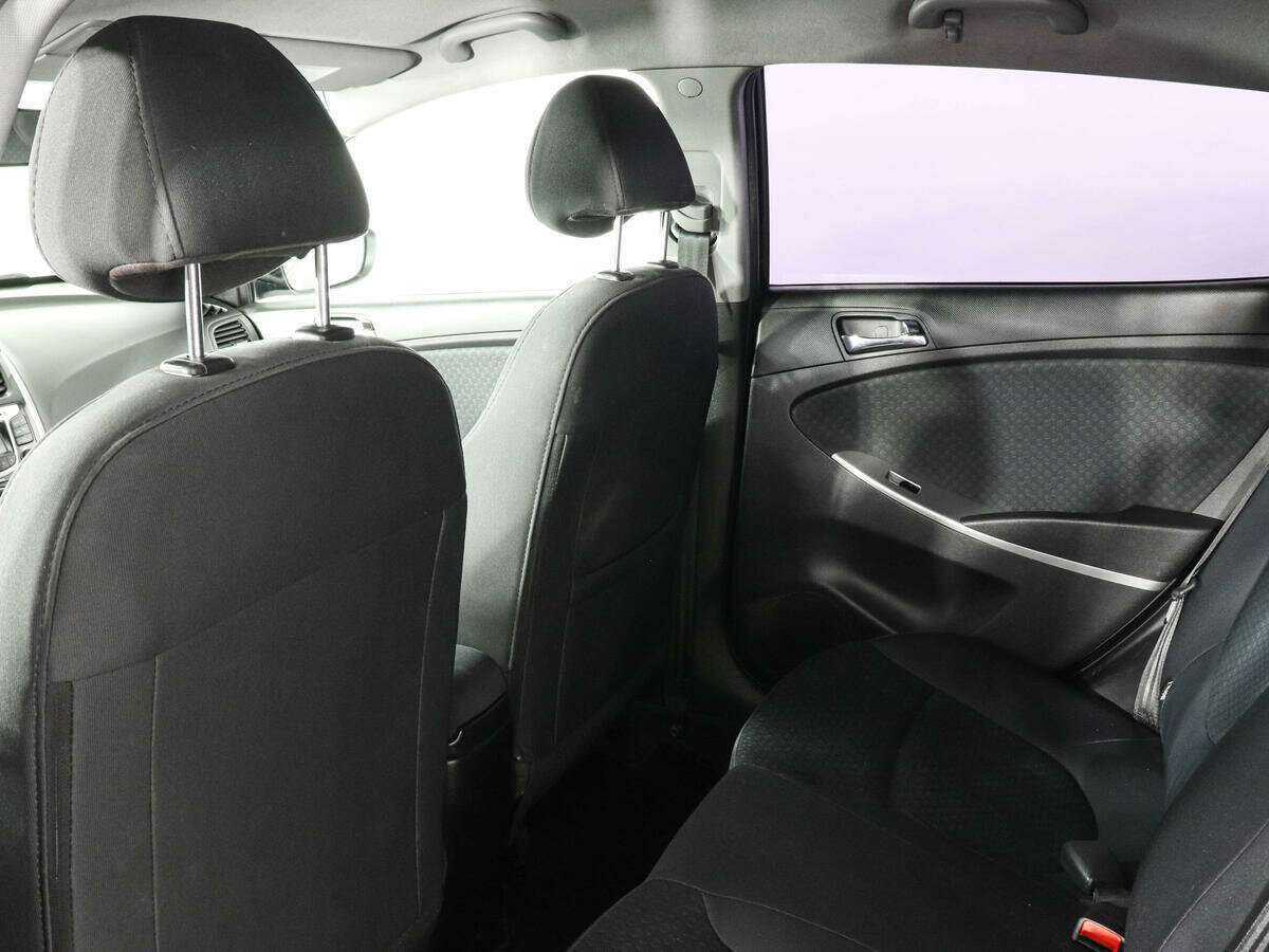 Купить Hyundai Solaris с пробегом. Фото: #7