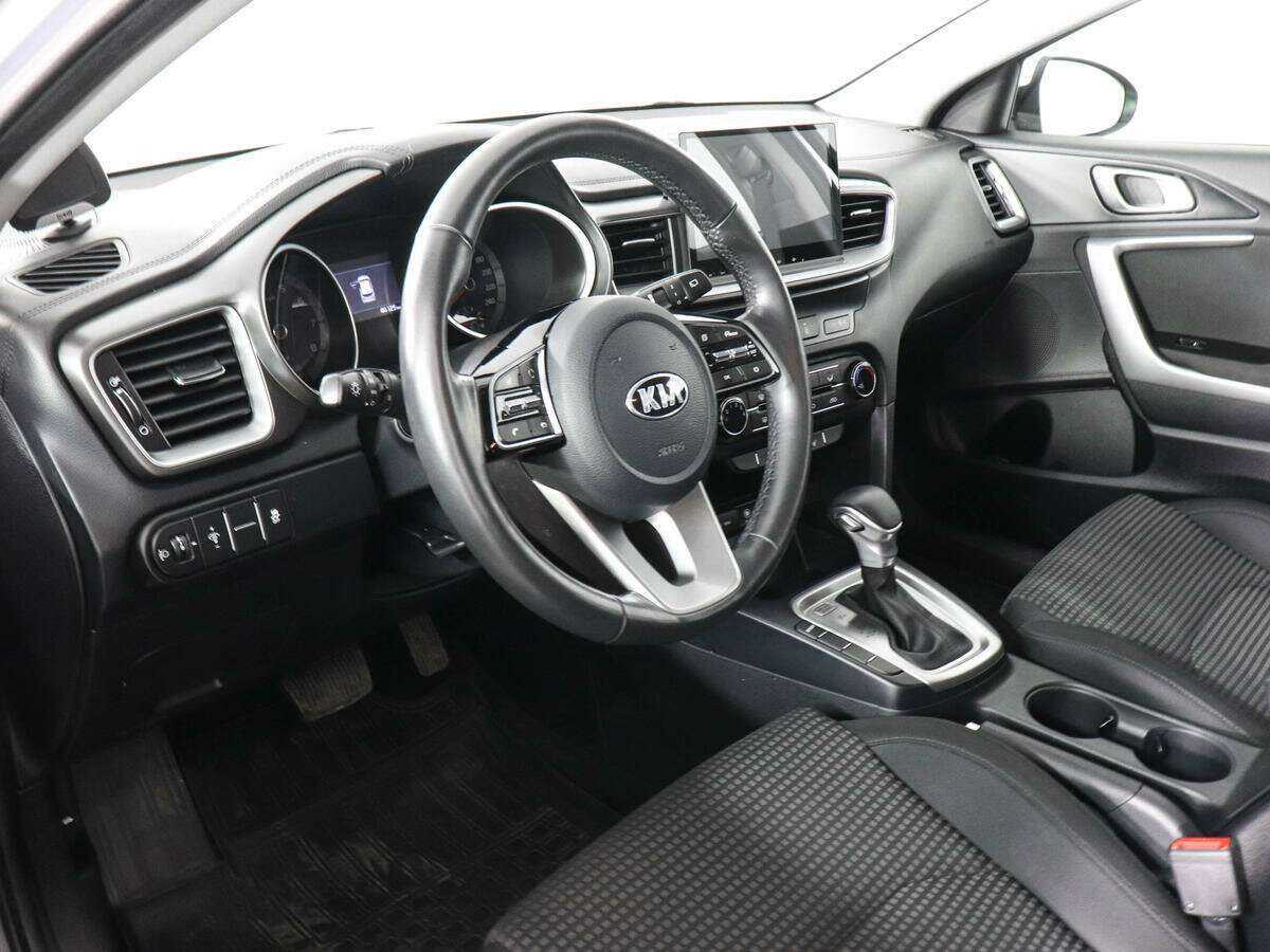 Купить Kia Ceed с пробегом. Фото: #7