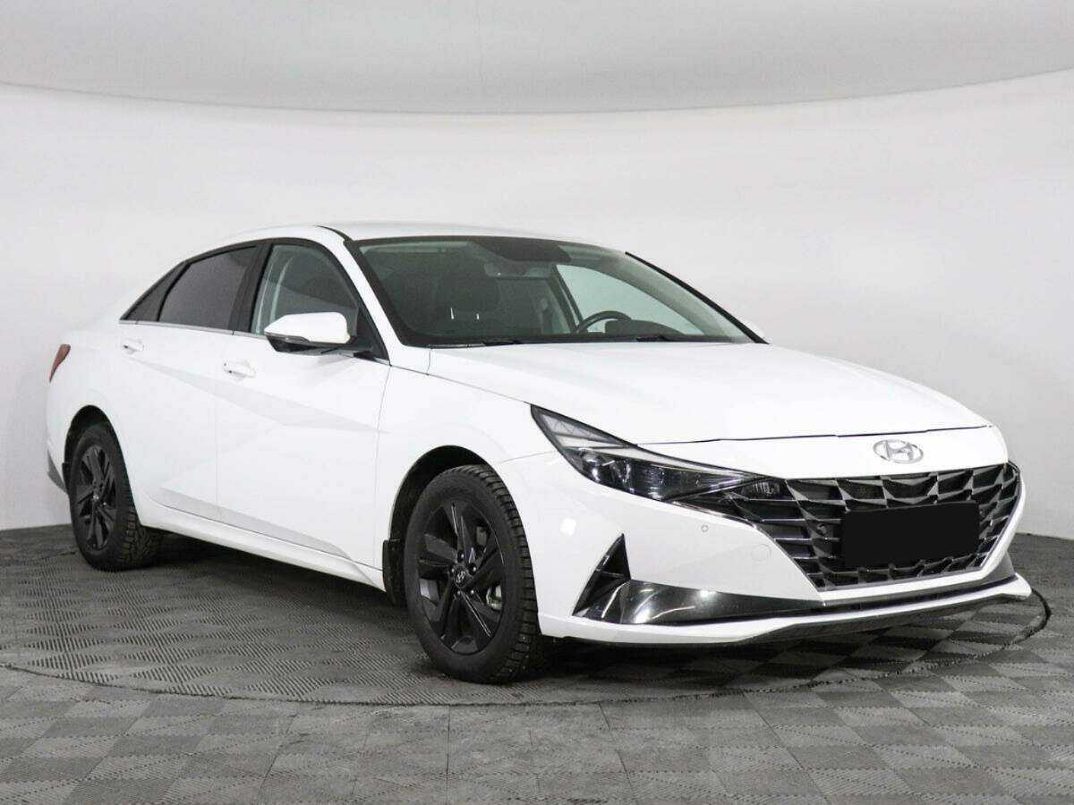 Купить Hyundai Elantra с пробегом. Фото: #2