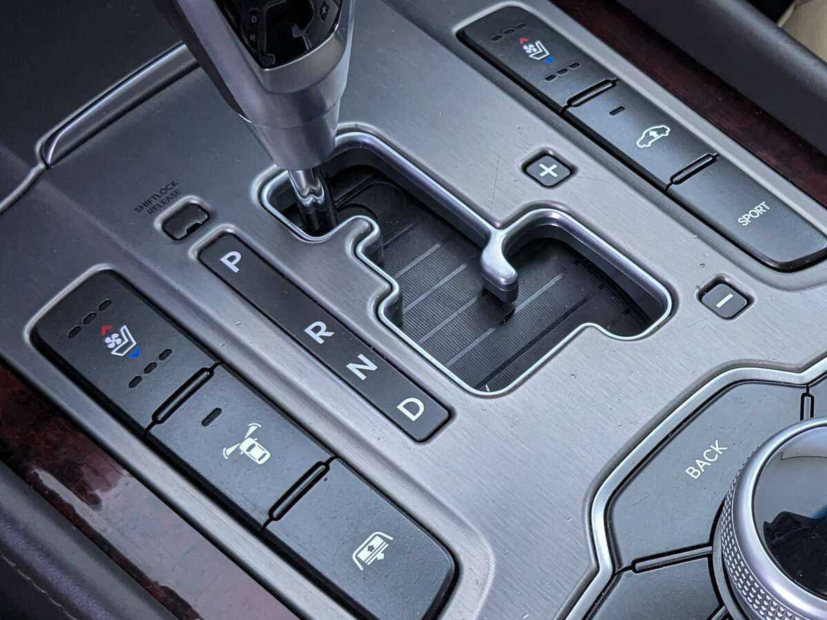 Купить Hyundai Equus с пробегом. Фото: #15