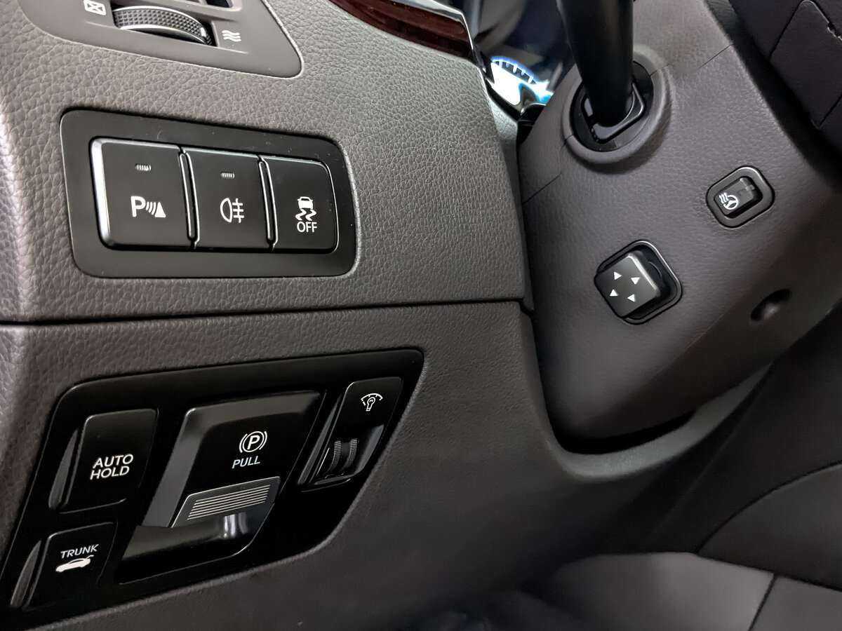 Купить Hyundai Equus с пробегом. Фото: #24