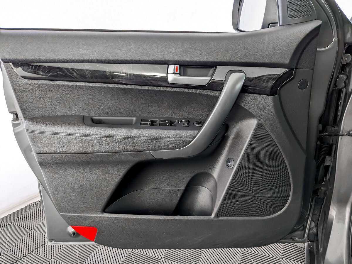 Купить Kia Sorento с пробегом. Фото: #12