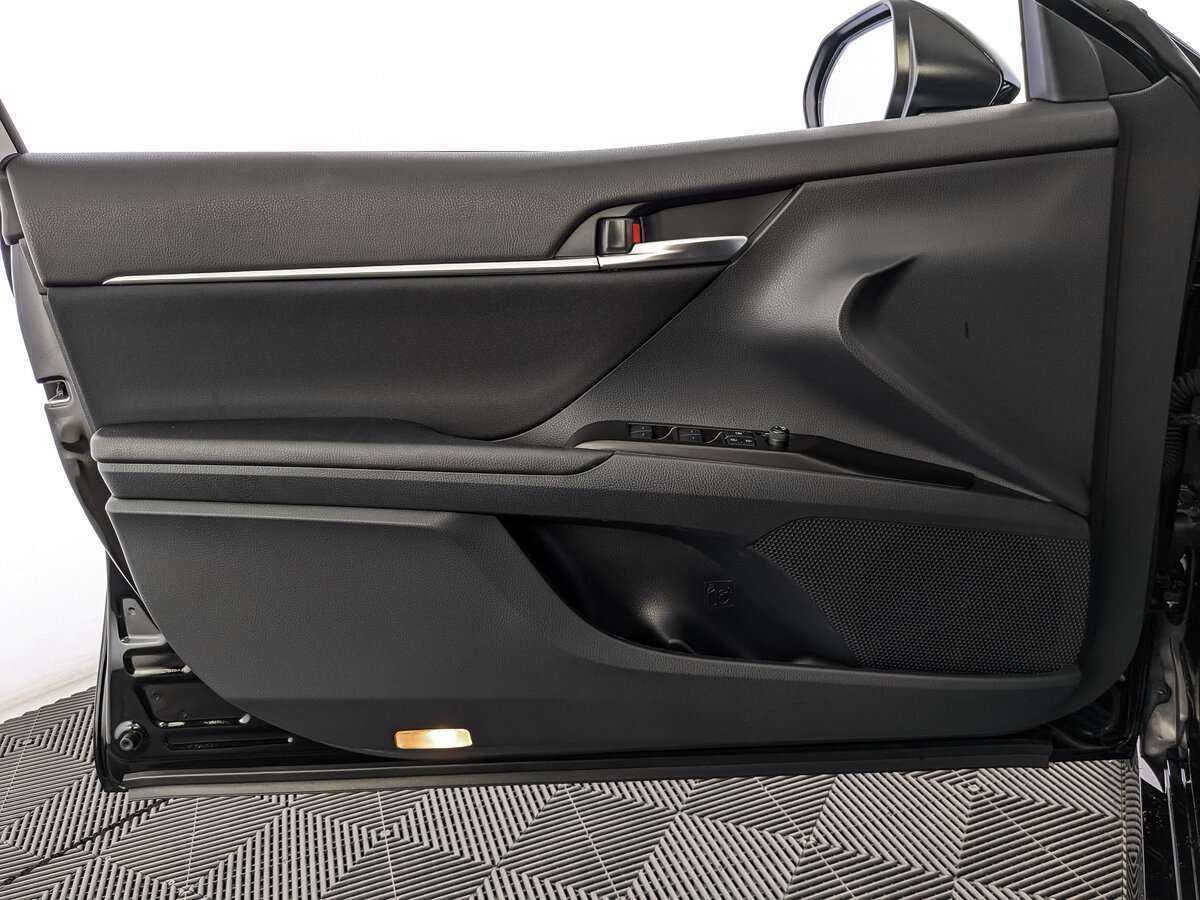Купить Toyota Camry с пробегом. Фото: #17