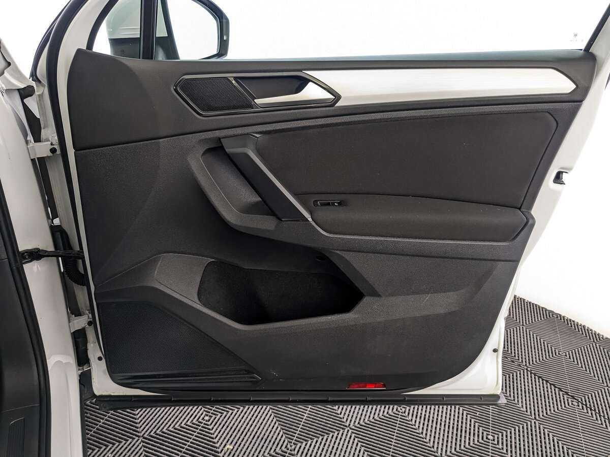Купить Volkswagen Tiguan с пробегом. Фото: #20