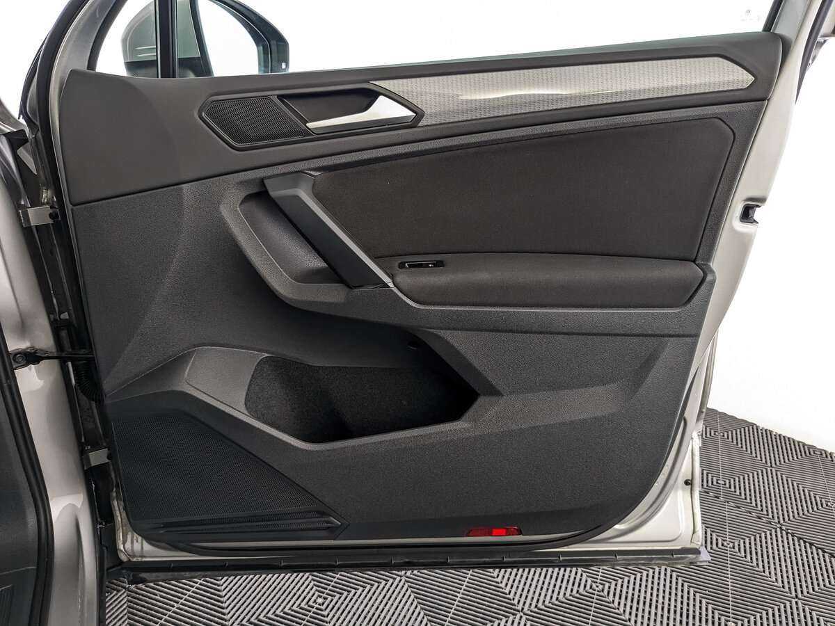 Купить Volkswagen Tiguan с пробегом. Фото: #24