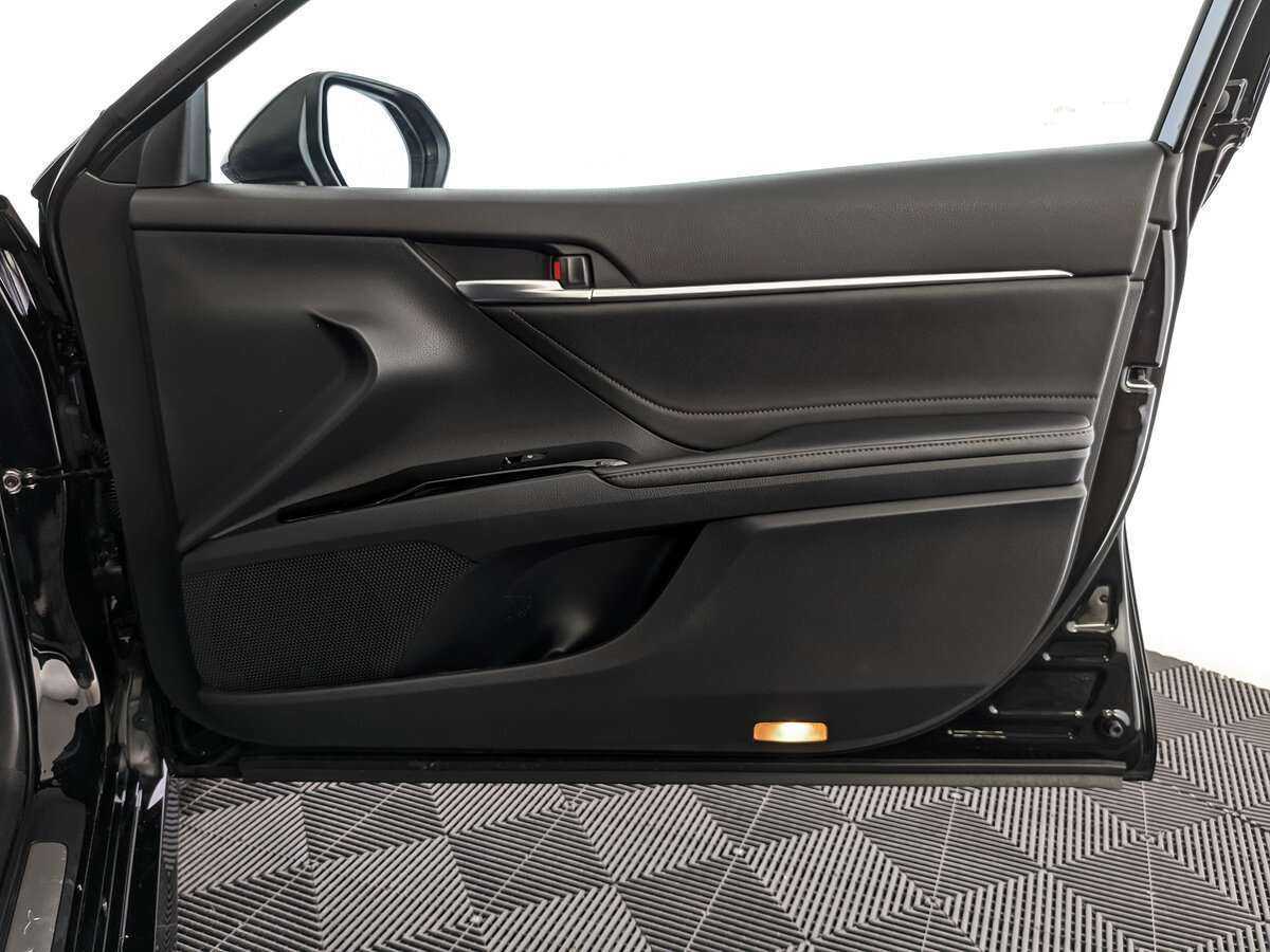 Купить Toyota Camry с пробегом. Фото: #17
