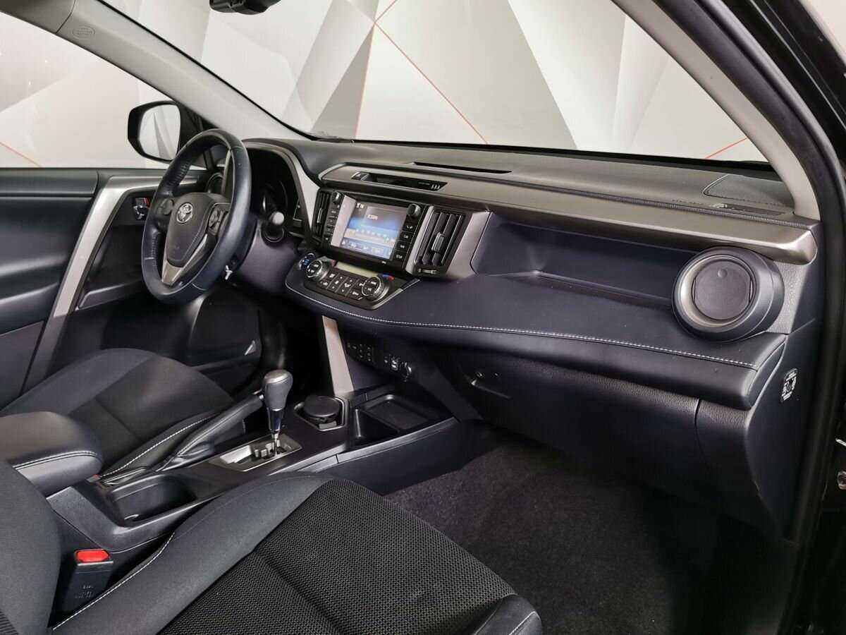 Купить Toyota RAV4 с пробегом. Фото: #8